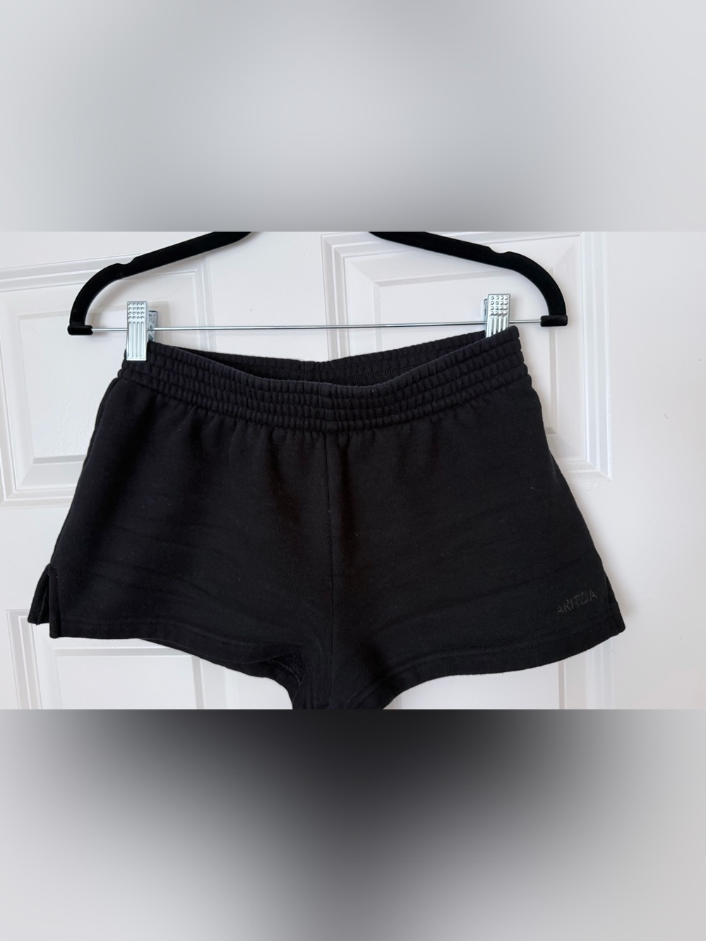 Aritzia sweatfleece shorts